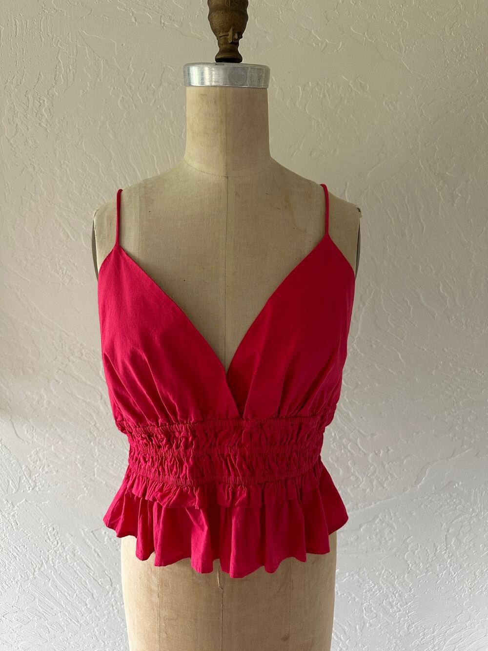 SIM & SAM | Spaghetti Strap Ruffle Crop Top NEW Size XL Pink Barbiecore Festival